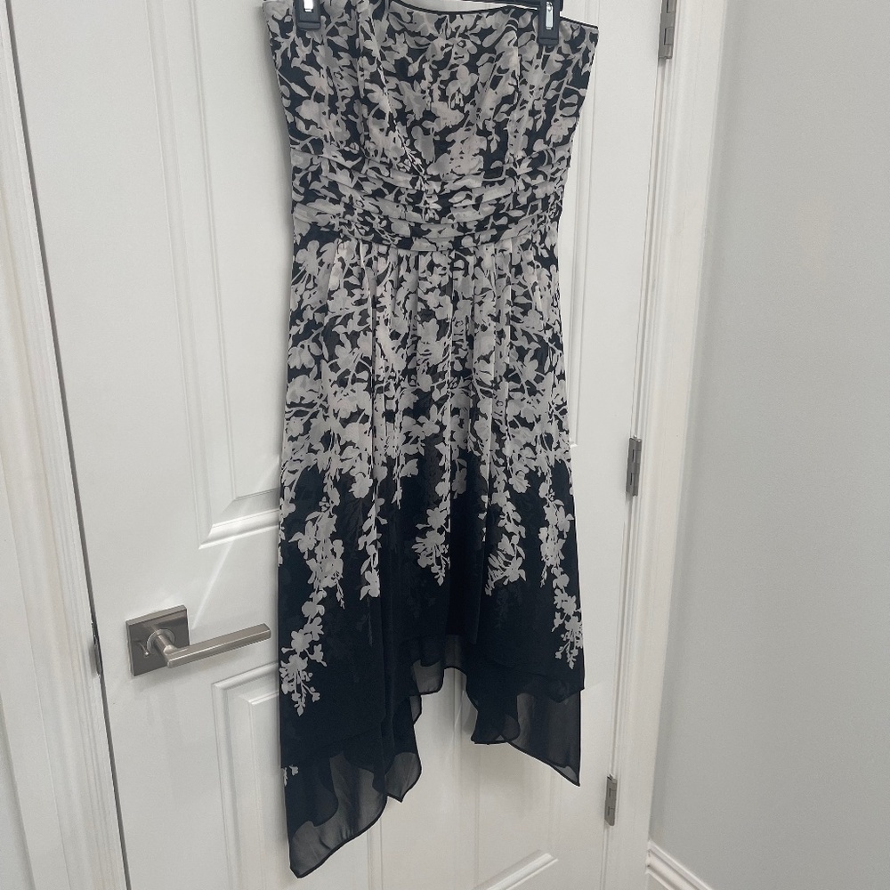 White House, Black market Sleeveless Dress. NWT. Size 4 - Picture 5 of 8